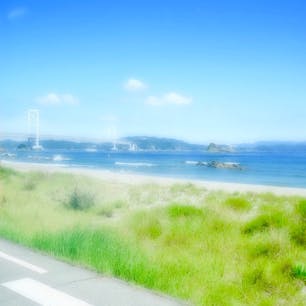 徳島 鳴門海峡大橋
フィルタを間違えてボカしがかかってしまったが、澄み切って綺麗。