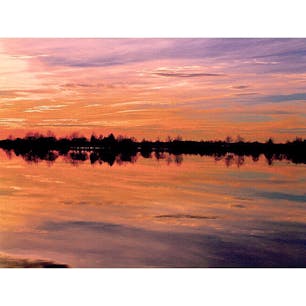 チェコ
チェコ国内を車で移動中に出逢った夕焼け。湖の水面に全てが映り込み、幻想的でした。