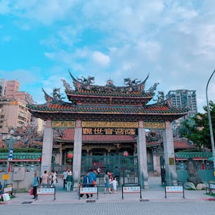 台湾 台北 龍山寺

龍山寺駅から徒歩2分
3大寺院の1つらしいです☺️