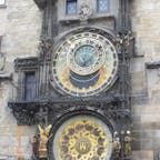 チェコ/プラハ
旧市庁舎のカラクリ時計。時報と共に始まる精巧なカラクリにびっくり。時計の文字盤のデザインが素敵でした。