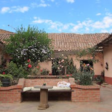 ボリビア コマラパ村
古民家の中庭