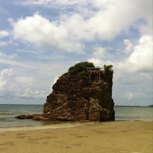 神さまが集まる稲佐の浜