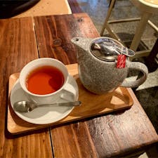 伏見稲荷神社の近くのカフェ
Vermillion - espresso bar & info.
コーヒー専門店だが、セイロンティーのストレートをオーダー(^^)