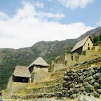 ペルー/マチュピチュ
マチュピチュ遺跡内の、通称見晴らし小屋あたり。マチュピチュっていうと定番の写真が多いので、こんな写真もありかと思いまして、、