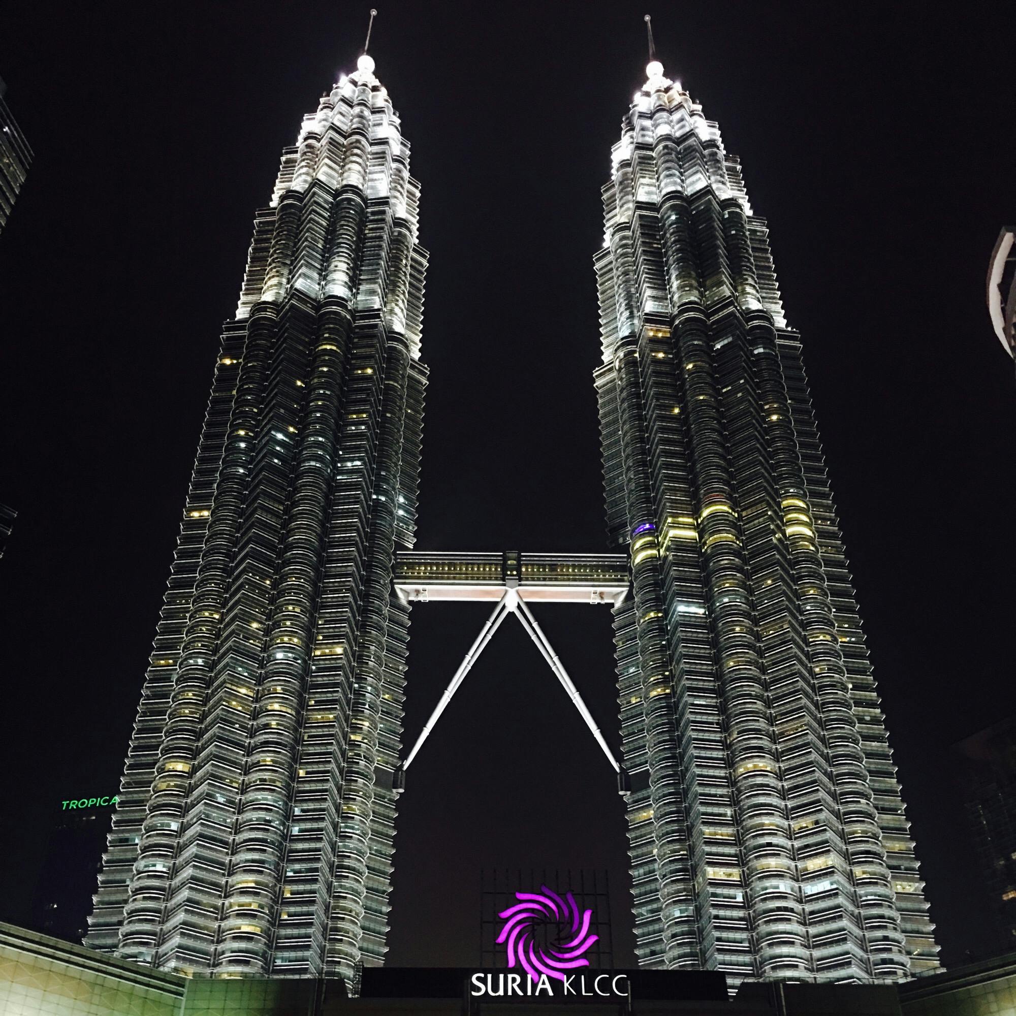ペトロナス ツインタワー Petronas Twin Tower の投稿写真 感想 みどころ Kl市内で有名なスポット ペトロナスツインタワーです トリップノート ペトロナス ツインタワー Petronas Twin Tower の投稿写真 感想 みどころ Kl市内で有名なスポット ペトロナスツインタワーです トリップノート