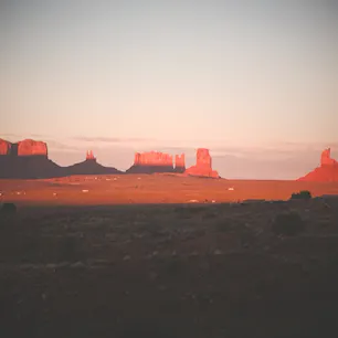 夕日に染まるモニュメントバレー🇺🇸