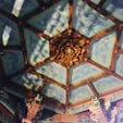 江ノ島サムエル・コッキング苑にある中国風の建物の中。
繊細な彫刻がキレイ