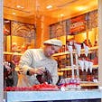ベルギー
ブリュッセル
グランプラス
GODIVA本店
生のイチゴにチョコレートをディップした「ストロベリーコーン」が有名