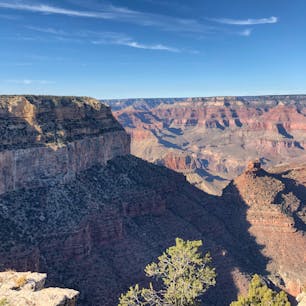 グランドキャニオンに行きました！
空気が澄んでいて、何十キロ先まで肉眼で見える景色がすごかった。
