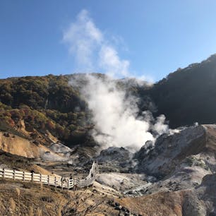 登別温泉〜地獄谷♨️👹
硫黄の匂いがまぁまぁすごくて、宿泊した旅館にも匂いがー
自然のパワーすごっ😳