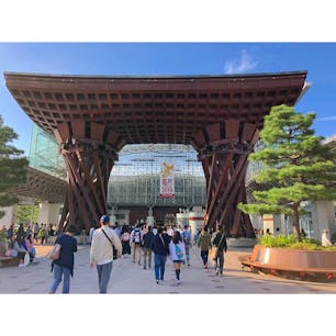 秋晴れの、金沢駅「鼓門」。

#金沢