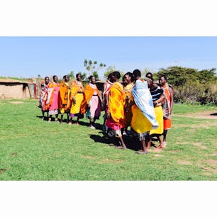 Masaimara,Kenya🇰🇪
カラフルな衣装の女性達が歓迎のダンスをしてくれました💃