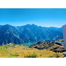 紅葉目当てに白川郷行こうとしたけど弾丸ツアーになりそうなので泣く泣く断念。
その代わりに先月半ばに行った立山黒部アルペンルートからの紅葉を載せる。
初富山。