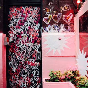 New York / Manhattan
Pietro Nolita
SOHO近くのNOLITA近くにあるピンク一色の可愛いレストランの外壁。インスタスポットです♪