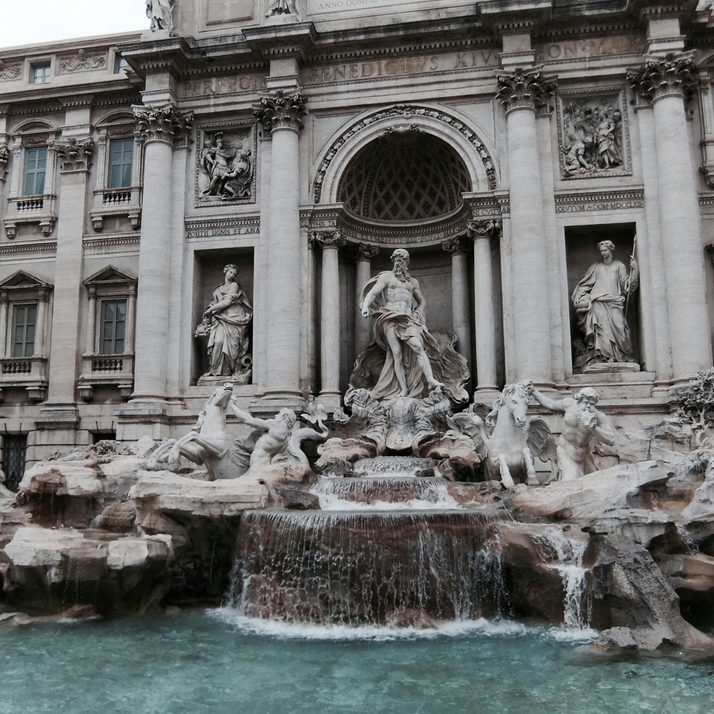 トレビの泉 Fontana Di Trevi の投稿写真 感想 みどころ 13 02 28 トレヴィの泉 イタリア ローマ トリップノート