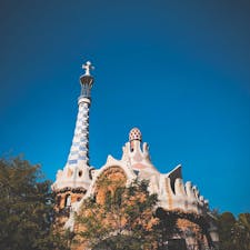 スペイン🇪🇸
グエル公園
お菓子の家みたいだった🍭