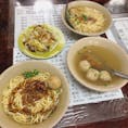 彰化の街にある食堂 猫鼠麺。汁麺と和え麺、三宝湯を注文。三宝湯に入ってる３種の練り物がすごく美味しかった✨
#彰化