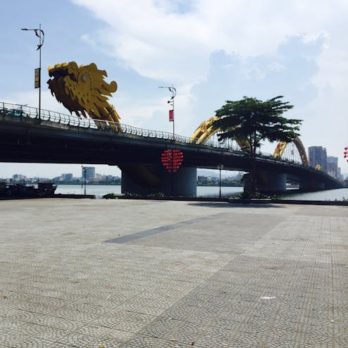 ドラゴンブリッジ(ドラゴン橋)