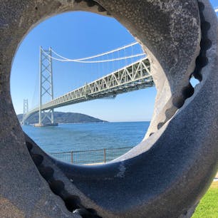 明石海峡大橋ウォーキングに参加し、橋を歩いて渡りました。
橋の下を大型タンカーが通ると、かなりの迫力です😳
