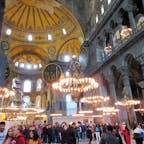 トルコ/イスタンブール/アヤソフィア
アヤソフィアも内部を修復中でしたが、
巨大な内部空間に圧倒されました。