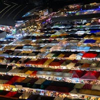 タラ-ト・ロットファイ・ラチャダ-:
キレイすぎて感動❣️❣️