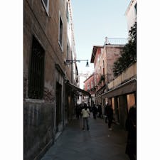 イタリアの路地裏