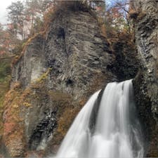 北海道の白老町は、滝の産地！

白老滝・三重の沢・イワナ沢・砥石沢！超初心者の沢登り体験レポ！

https://irankarapte-shiraoi.info/activity-shiraoifalls