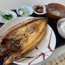 この写真の本日の定食が800円で食べられます！2019年12月末までの特別クーポンも付いてます↓

白老の『かに王』は活かに専門の浜ゆで！驚愕のランチメニュー紹介！

https://irankarapte-shiraoi.info/diner-kaniou