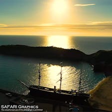 徳川幕府の軍艦として活躍した開陽丸。北海道の江差（えさし）沖で沈没した後、1990年に原寸大で復元され現在は記念館になっています。引き揚げた船の遺物や貴重な資料が展示されているほか、音による大砲発射体験や操船体験、ハンモック体験などができます。#北海道　#江差　#開陽丸