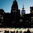 New York / Manhattan
Bryant Park
ブライアントパークから見える青く光り輝くエンパイアステートビル。