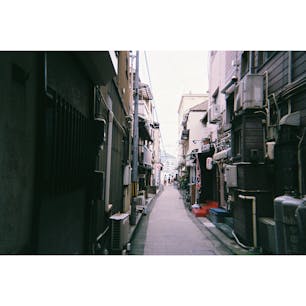 #尾道
#広島
#8月
#写ルンです

裏道、写ルンです、いい味出してます。