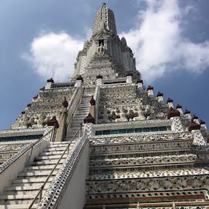 タイの三大寺院はどれも絢爛豪華でした🤗
バンコク暁の寺院