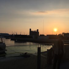 スペイン
タラゴナからの夕焼け

バルセロナから高速鉄道に乗ってタラゴナへ。

地中海を見ながらパエリアを食べたり、散歩したりしました。

夕焼けはいつどこで見ても良いものですね。