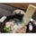 五代目花山うどん
歌舞伎座の裏側にある群馬名物「鬼ひも川」が人気なうどん店。
メニューは「鬼釜」
平たいツルツル麺の冷たいうどんで可愛らしい狸の器に盛られています。初めは麺のみで小麦の味をたのしみ、次につゆをかけ具材（豚肉や温玉）とともに、最後は本ワサビを加えて食べるのがオススメのようです。
美味しかったです。