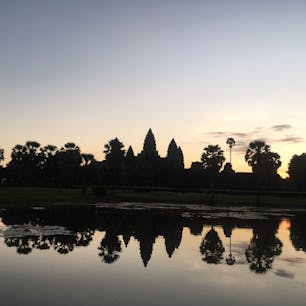 カンボジア、シェムリアップ、アンコールワットでの朝日
2019年10月