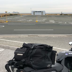 鳥羽港に出発した
伊勢湾フェリーと
愛車