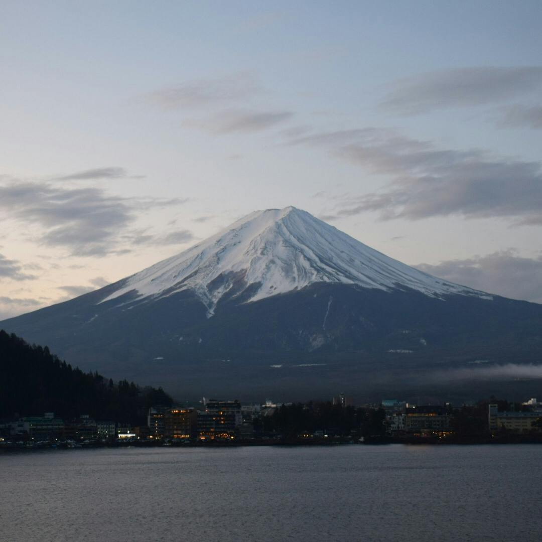 富士山 ふじさん Mount Fuji の投稿写真 感想 みどころ 19 12 31 日の出前の富士山 トリップノート