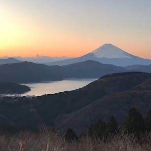 神奈川県___2020.1.3

芦ノ湖と富士山(箱根町)