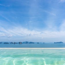シックスセンシズ・ヤオノイのインフィニティプール☀
奇岩が並ぶ美しい景色が特徴的です。
#プーケット #ヤオノイ島 #インフィニティプール
