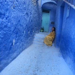 モロッコ10日間の旅行中です！帰国したらモロッコのあれこれたくさん執筆しまーす💕🇲🇦写真はかの有名は青の街、シャウエンです。