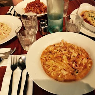 la fettuccina restaurant
量も値段も日本の倍
今まで食べたパスタで1番美味しかった！
粉チーズどんぶりでくれる