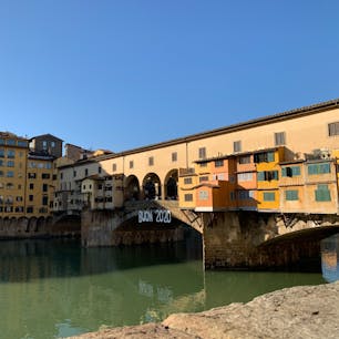 イタリア🇮🇹
フィレンツェ

ポンテ・ヴェッキオ(2020年新年仕様です✨)