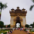 ラオス ビエンチャン
パトゥーサイ

東南アジアの凱旋門