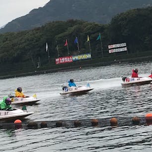 全国競艇場巡りの旅してます。
唐津競艇場は工事中で仮設スタンドでした☺︎