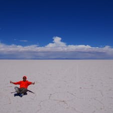 ウユニ塩湖〜。塩の大地です！
(2017年12月)
