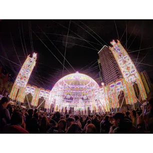 兵庫県神戸市　『ルミナリエ』

関西を代表するイルミネーション。
開催期間が約2週間と短いが、無料で観覧できる。
写真は光の聖堂『カッサアルモニカ』

#兵庫
#神戸
#イルミネーション
#ルミナリエ