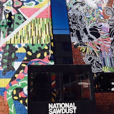 New York / Brooklyn
Williamsburg
ブルックリン・ウィリアムズバーグにある非営利ライブハウス「National Sawdust」。築80年超の工場をリノベーションして作られてます。レンガに描かれたアートが大迫力。アマゾンプライムのオリジナルドラマ「モーツァルト・イン・ザ・ジャングル」の中でも登場します。
#newyork #brooklyn