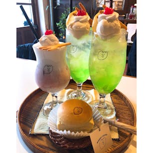 弘大 MOMENT COFFEE ２号店

グッズも 売ってまーす( ͡° ͜ʖ ͡°)