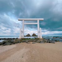 糸島にある【桜井二見ヶ浦の夫婦岩】
お天気はあいにくのドン曇☁️
次は、暖かい時期にきたいな♪♪♪