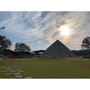 10月下旬
.
ストーンミュージアム 博石館にあるピラミッド。
景色が綺麗でした。
空の写真を撮ることが好きな私は、ひたすら写真で収めていました。
